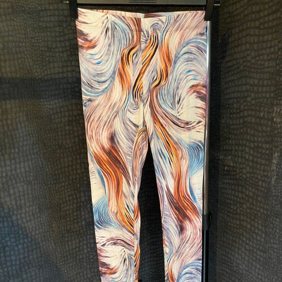 Printed Set w/ crop top and leggings - Picture 2 of 2